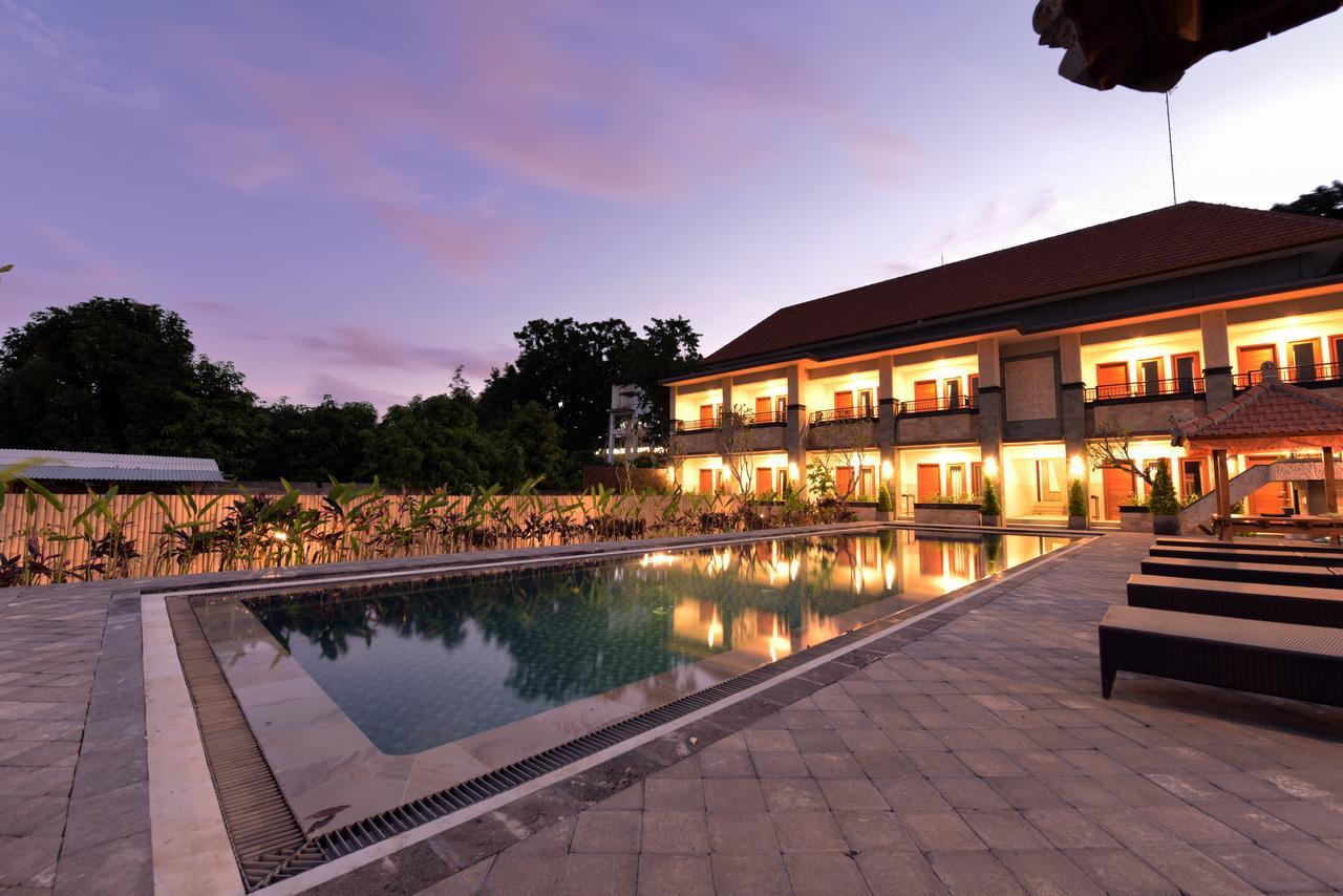 Le Lima Hotel Kuta Lombok Exterior foto