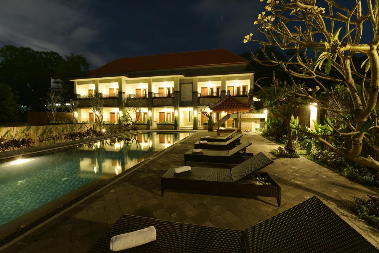 Le Lima Hotel Kuta Lombok Exterior foto