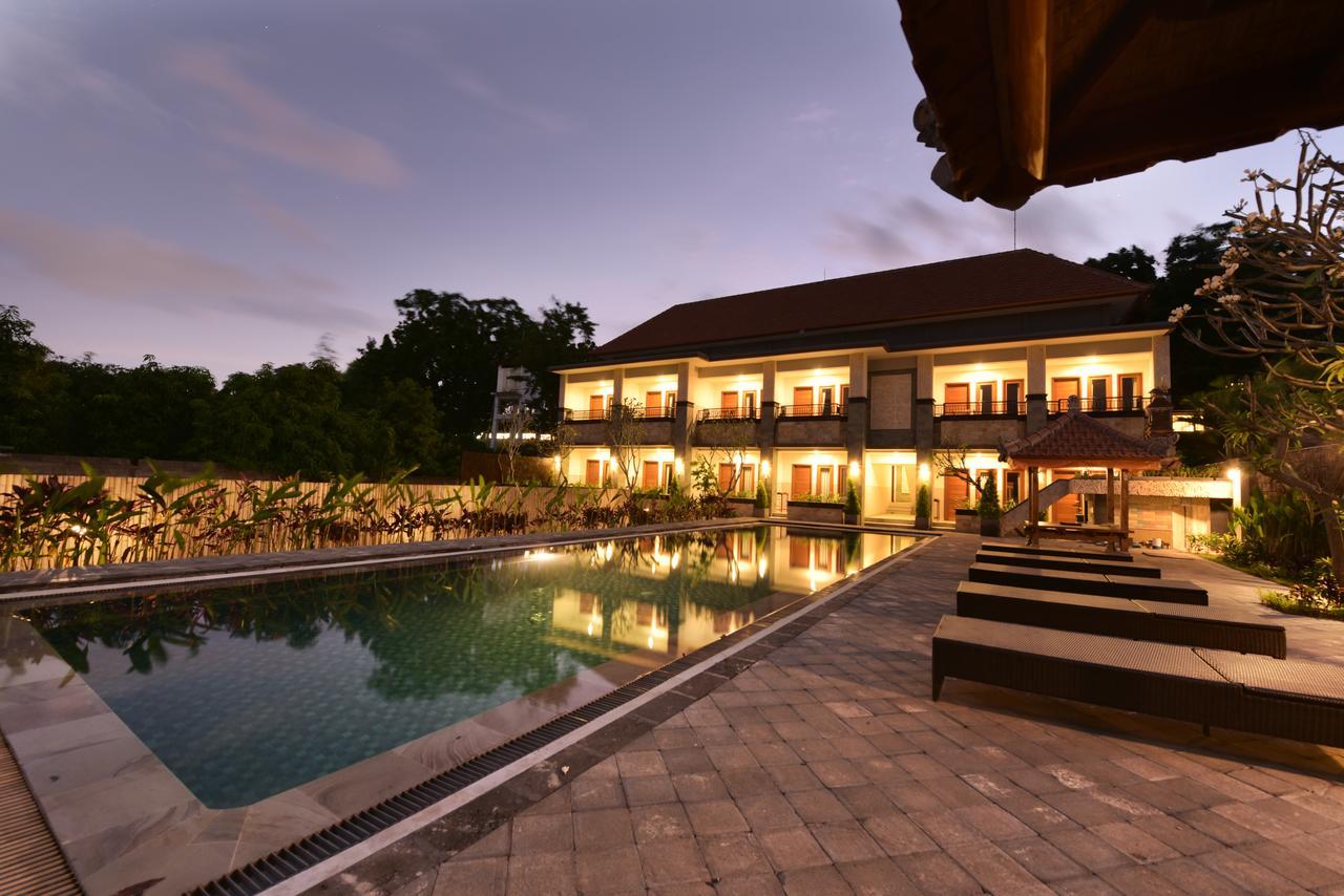 Le Lima Hotel Kuta Lombok Exterior foto